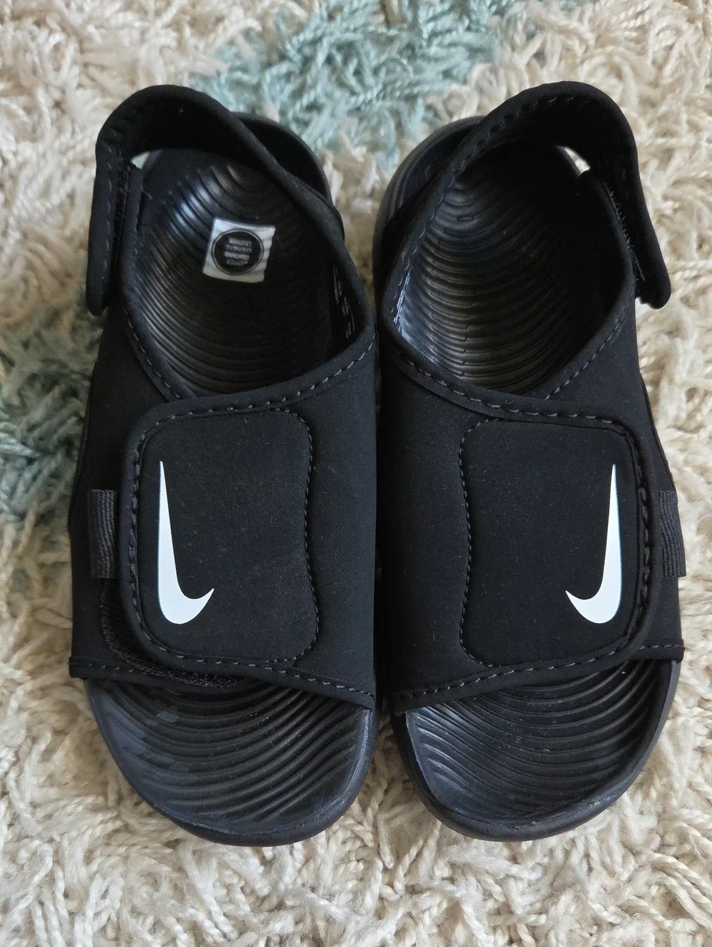 Nike Black Kids' Velcro Slide Sandals with White Swoosh Nike Sunray Adjust EUC